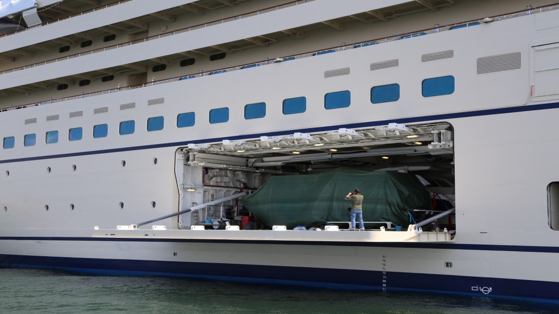 Flexible side doors
